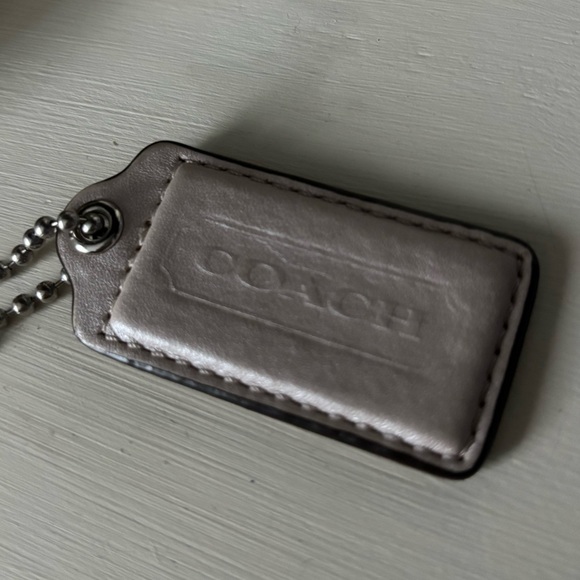 Coach Tag - Picture 2 of 3
